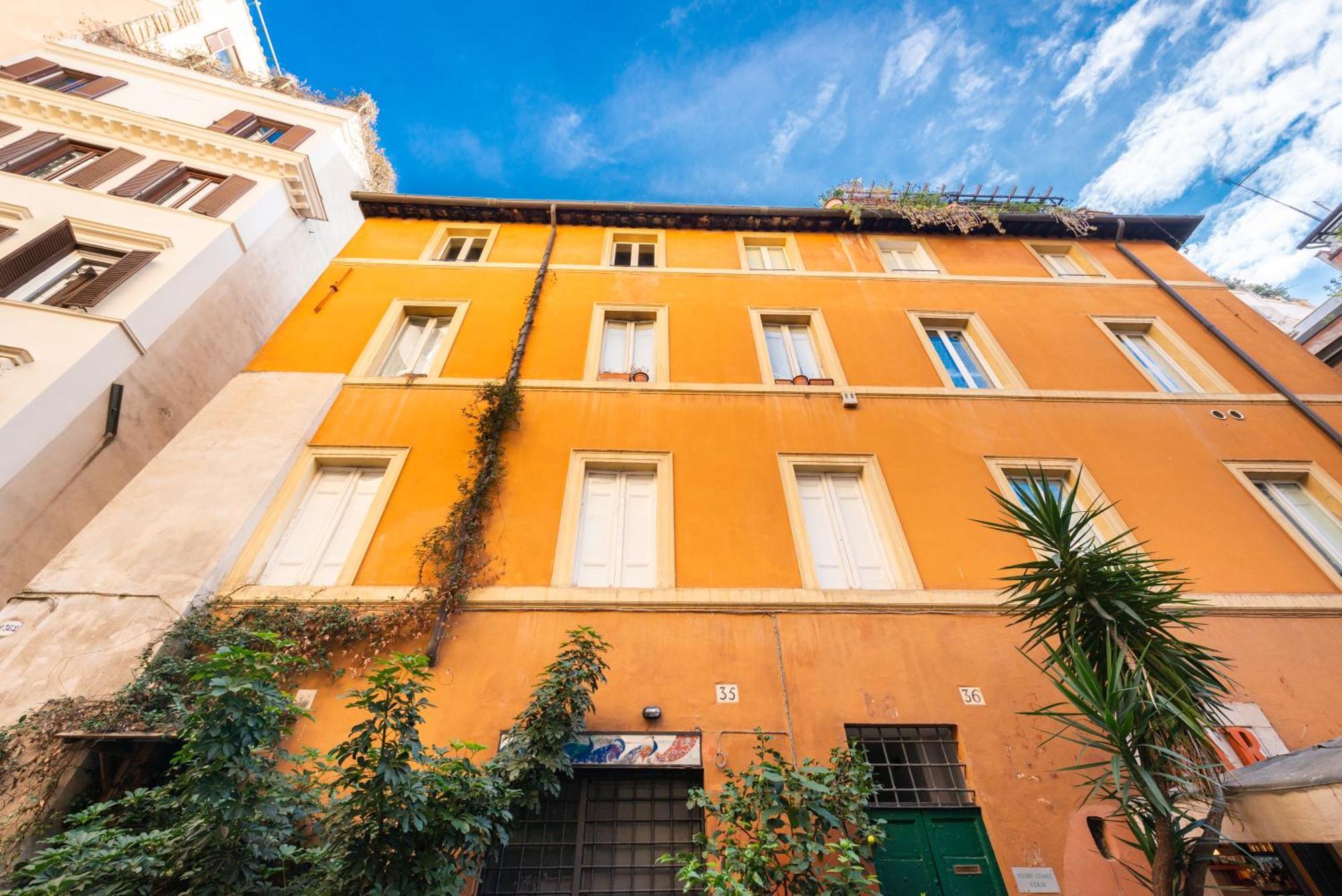 Pavone Centre Romantic Roma